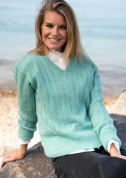 1805 Sweater with vertical eyelet rows