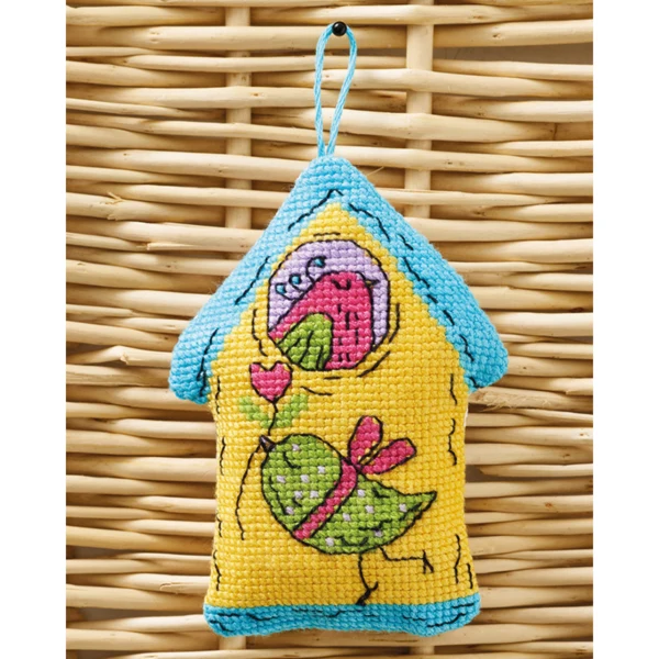 Żółty domek dla ptaków 7x9cm