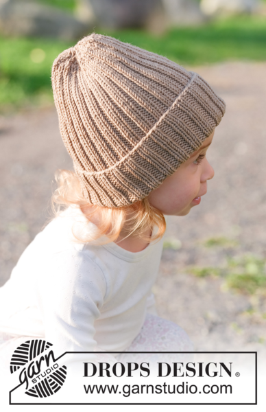 49-25 Little Woodland Hat by DROPS Design