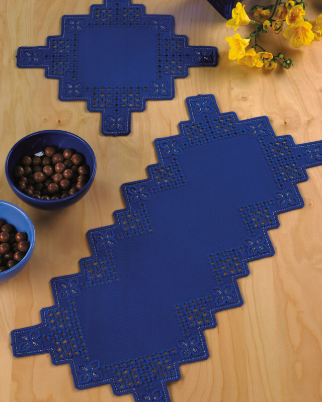 Zestaw do haftu Hardanger ciemnoniebieski 28 x 60 cm