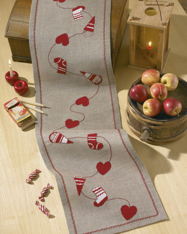 Zestaw do haftu Bieżnik świąteczny na naturze 33 x 116 cm