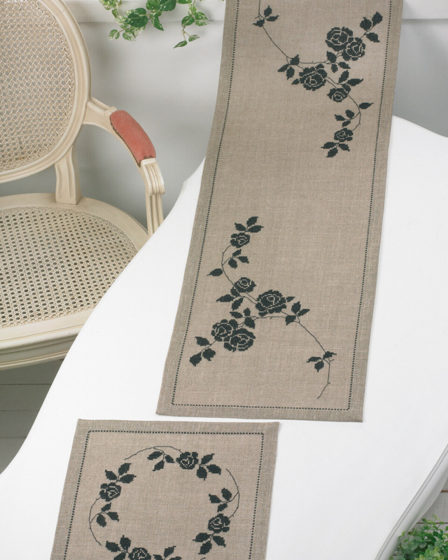 Zestaw do haftu Czarne róże 36 x 110 cm