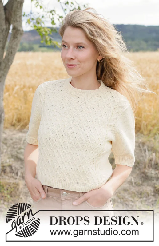 268-24 Sunlit Grid Top by DROPS Design