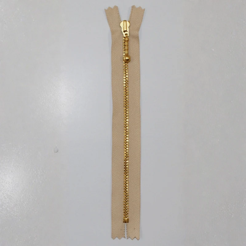 YKK Zamek Stały, Mosiądz, 4 mm 572 Piaskowy