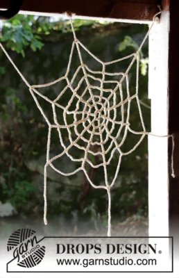 Extra 0-1426 Miss Spider’s House by DROPS Design — 1