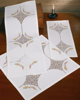 Zestaw do haftu Hardanger z kwiatami 29 x 69 cm